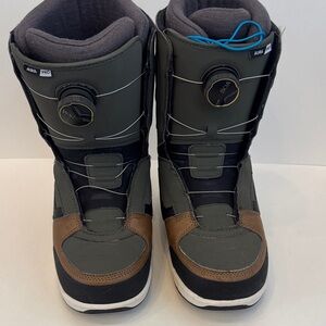 Van’s Aura Snowboard Boots Men’s size 9